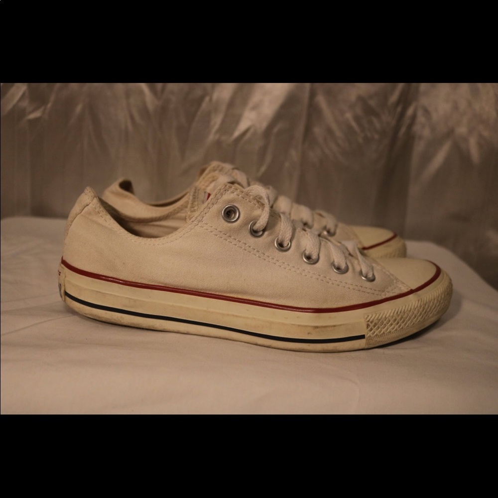 White Converse Size 8 women’s